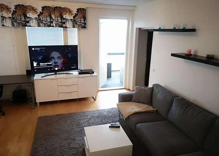 Mukava Asunto Saunalla Ja Isolla Parvekkeella! * Тампере