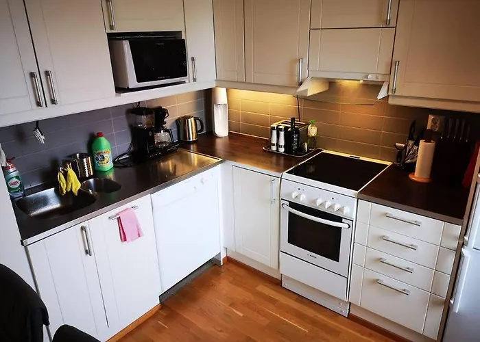 Mukava Asunto Saunalla Ja Isolla Parvekkeella! * Тампере